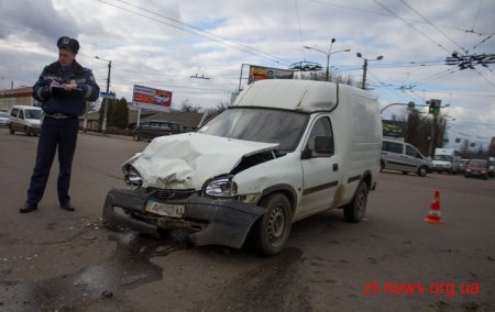 В Житомирі зіткнулися Опель та Волга на перехресті Щорса-Ватутіна