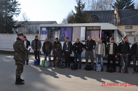 Військовозобов’язані у Бердичеві демонструють бойовий дух і бажання захищати Батьківщину