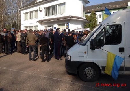 Активісти автомайдану сьогодні приїхали на Житомирський бронетанковий завод
