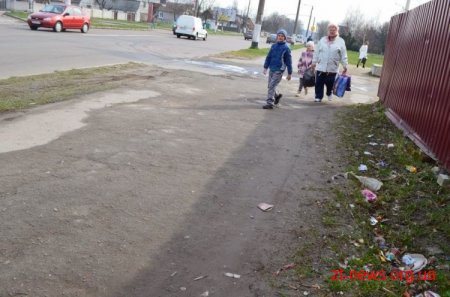 У Житомирі триває загальноміська толока: десь прибрано, десь ні
