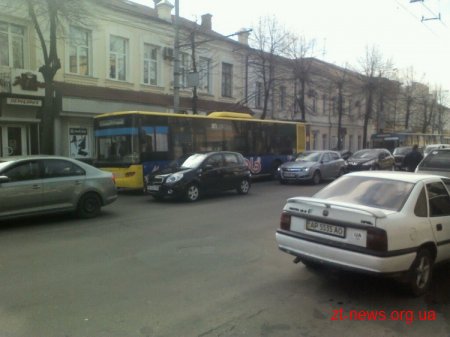 Через ДТП у центрі Житомира зупинилися тролейбуси