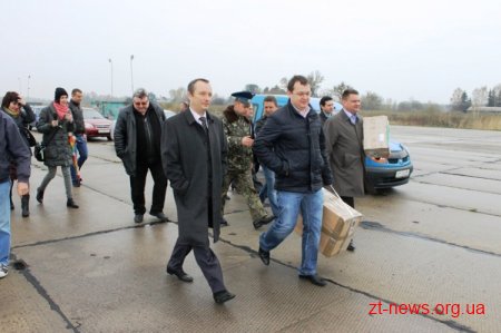 Військові Озерного отримали засоби зв’язку, придбані за кошти громади