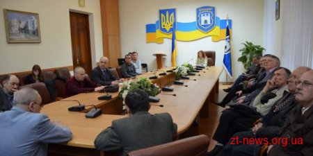 Фасад спорттоварів не відповідає загальному історичному та  архітектурному вигляду вулиці