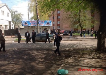 У Житомирі замінували 9-поверхівку, в якій знаходиться офіс колишнього головного архітектора міста ВІДЕО
