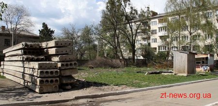 Правоохоронці перевіряють законність будівництва багатоповерхівки на 1 Травня у Житомирі