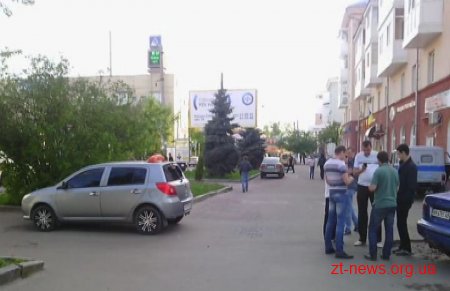 У Житомирі чоловік з ножем напав на таксистів