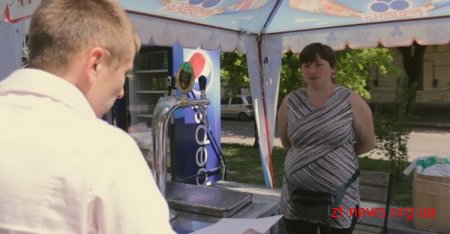У Житомирі продавчиня і вантажник «евакуювали» точку сезонної торгівлі