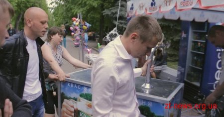 У Житомирі продавчиня і вантажник «евакуювали» точку сезонної торгівлі