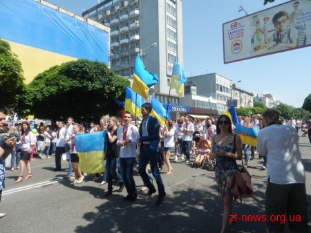 У Житомирі відбулося урочисте відкриття найбільшого прапора в Україні