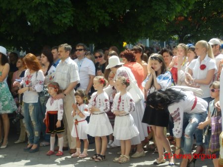 У Житомирі відбулося урочисте відкриття найбільшого прапора в Україні