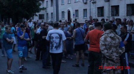 Заручників, які знаходились в офісі Правого сектора у Житомирі, звільнили
