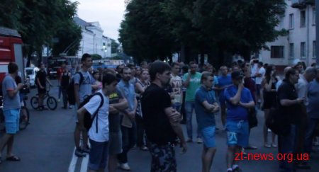 Заручників, які знаходились в офісі Правого сектора у Житомирі, звільнили