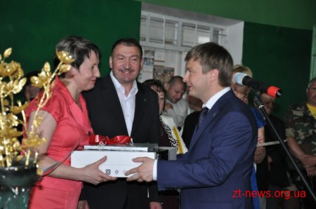 Сидір Кізін побував на святі останнього дзвоника у селі свого дитинства