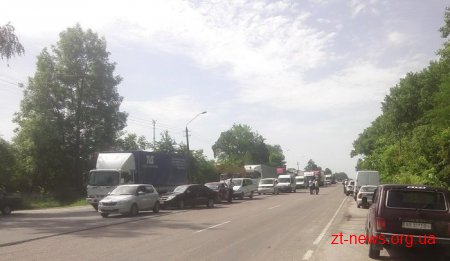 Поблизу Бердичева активісти знову перекрили дорогу