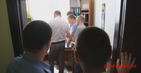 Житомирські податківці вилучили «чорну» зарплату в офісі «Санітас»