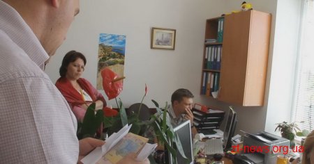 У Житомирі податківці провели обшук в офісі мережі житомирських аптек