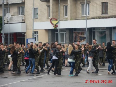 У Житомирі відбулася репетиція офіцерського випускного балу
