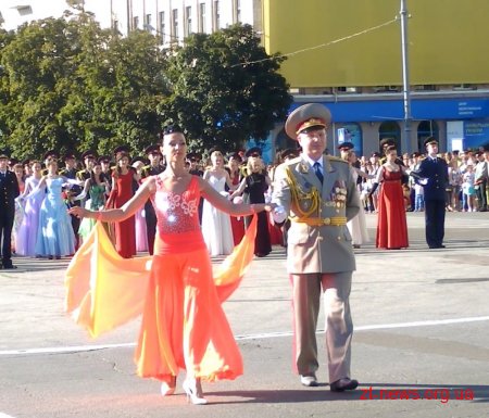 У Житомирі вдруге відбувся офіцерський бал