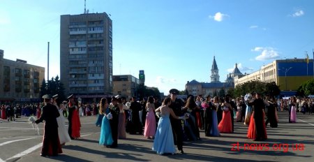 У Житомирі вдруге відбувся офіцерський бал