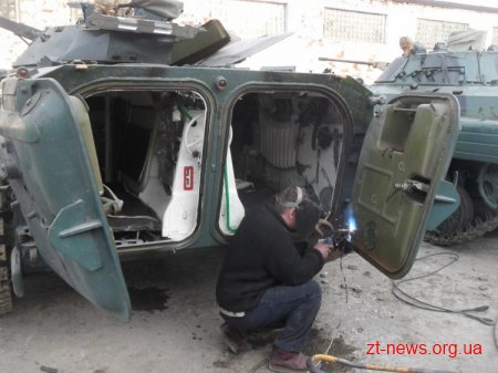 Майже три сотні одиниць військової техніки відновили від початку АТО