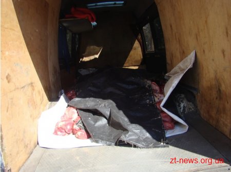 Житомирські міліціонери затримали близько 1,7 тонн м'яса невідомого походження