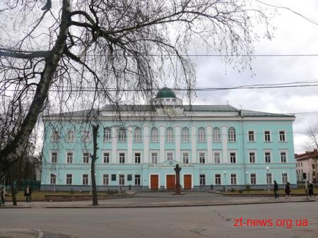 Житомирський держуніверситет вже прийняв близько тисячі заяв від абітурієнтів