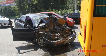 У Житомирі «Ланос» в'їхав в маршрутку