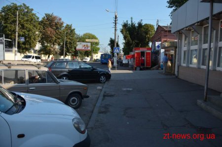 В Житомирі ліквідували стихійну торгівлю в районі ринку «Тетерів»
