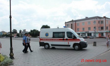 Поблизу мерії Бердичева чоловік спробував звести рахунки з життям