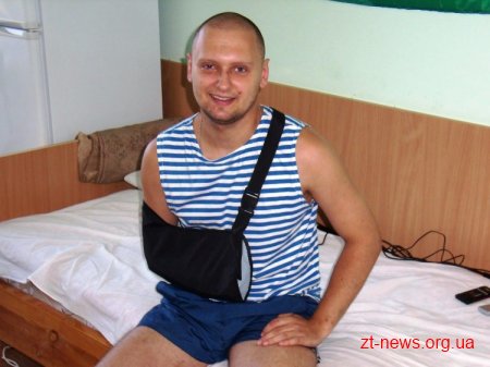 Воїн-десантник врятував життя шістьом бойовим друзям, але втратив кисть руки