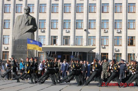 У Житомирі відбулася урочиста церемонія підняття національного стяга
