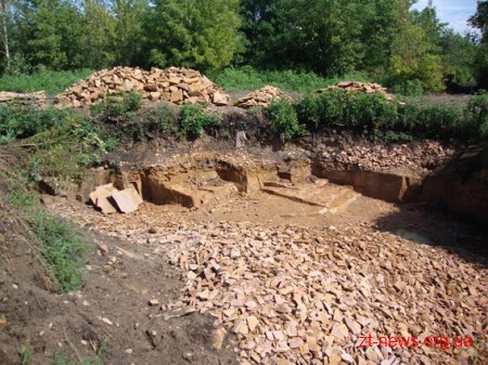 На Житомирщині УБОЗівці викрили ділка, який організував незаконну торгівлю сланцем