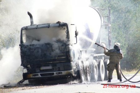 На Житомирщині горіла вантажівка з бетоном