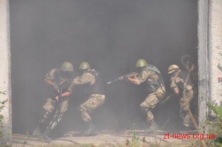У 95-й Житомирській аеромобільній бригаді з мобілізованих хлопців готують універсальних солдатів