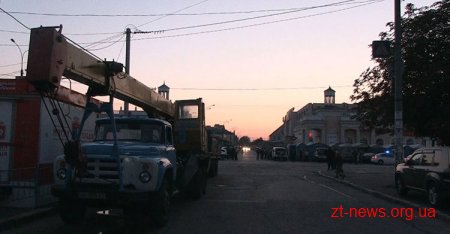 У Житомирі комунальникам не вдалося демонтувати намети в центрі Житомира