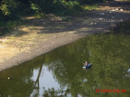 Зміліла головна артерія міста Житомир - річка Тетерів