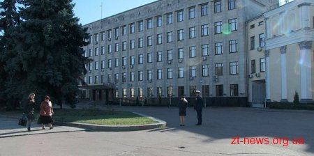 У Житомирі міліція оточила будівлю ОДА