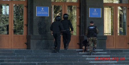 У Житомирі міліція оточила будівлю ОДА