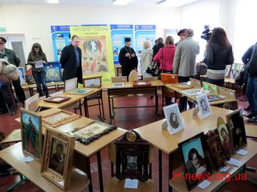 У Житомирі відкрили Всеукраїнську виставку мистецтва в’язнів У Житомирі відкрили Всеукраїнську виставку мистецтва в’язнів