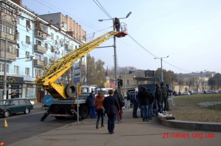 У Житомирі презентували першу зупинку європейського зразка та 4 чешські тролейбуси