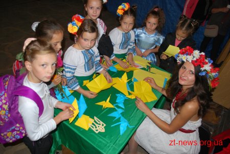 Малинські школярі передали синьо-жовтих журавликів бійцям в зону АТО