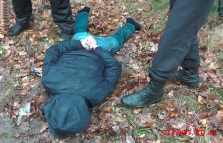 Житомирські правоохоронці затримали тріо кваліфікованих автомобільних злодіїв