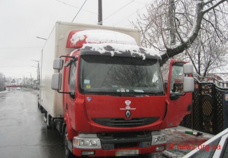 Житомирські правоохоронці затримали тріо кваліфікованих автомобільних злодіїв