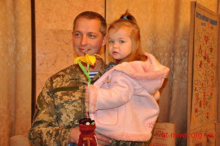 У Житомирі відбувся концерт для військових 95-ої окремої аеромобільної бригади