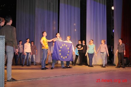У Житомирі відбувся концерт для військових 95-ої окремої аеромобільної бригади