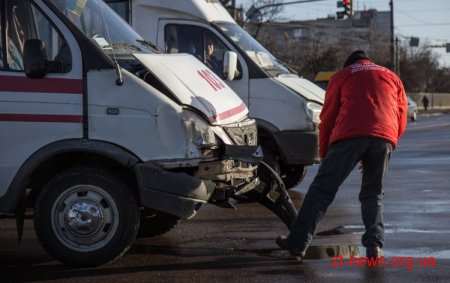 У Житомирі маршрутка не пропустила швидку