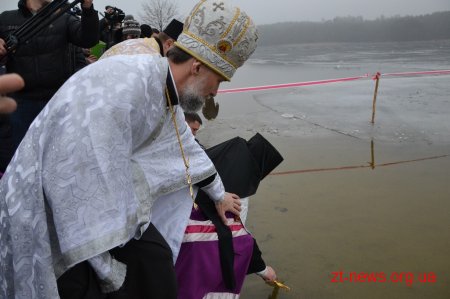 У гідропарку вже освятили воду на Водохреще