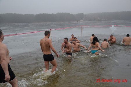 У гідропарку вже освятили воду на Водохреще