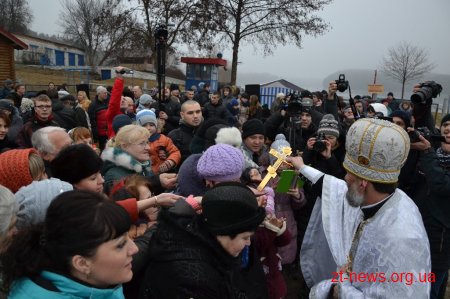 У гідропарку вже освятили воду на Водохреще