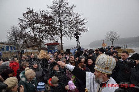 У гідропарку вже освятили воду на Водохреще